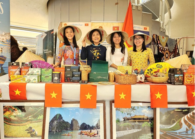 Quảng bá sản phẩm mỹ nghệ, nông sản và ẩm thực Việt Nam tại Hội chợ quốc tế Liên hợp quốc - Ảnh 2.